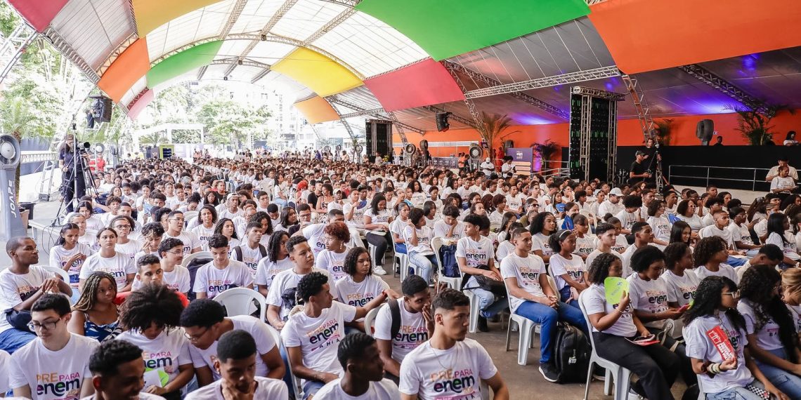 Rede Estadual da Bahia registra grande número de notas 900+ na redação do Enem 2025