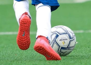 Professor de escolinha de futebol é preso suspeito de aliciar sexualmente adolescentes sob promessa de carreira profissional