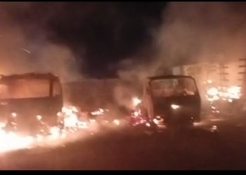 Incêndio atinge distribuidora de bebidas e destrói pelo menos caminhões