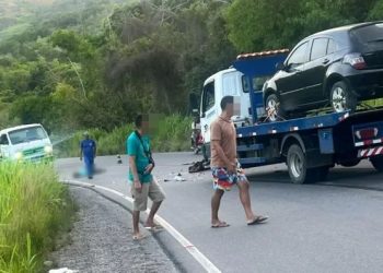 Casal morre em coisão envolvendo moto e caminhão na BA 084