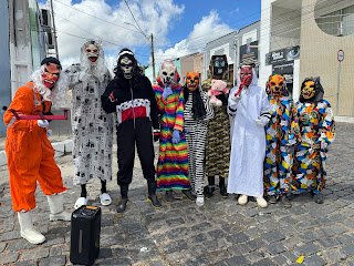 Mairi mantém tradição das “caretas” e abre Carnaval com desfile de mascarados neste domingo