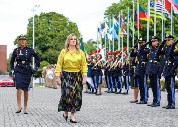 Assembleia Legislativa vive manhã inédita com a primeira presidente passando em revista a tropa da PM