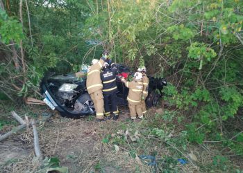 Condutor morre após capotamento de Hilux na Linha Verde, em entrada para o Baixio