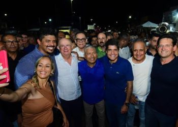 ”As conversas com o senador Angelo Coronel estão evoluindo bem”, diz ACM Neto em Feira de Santana