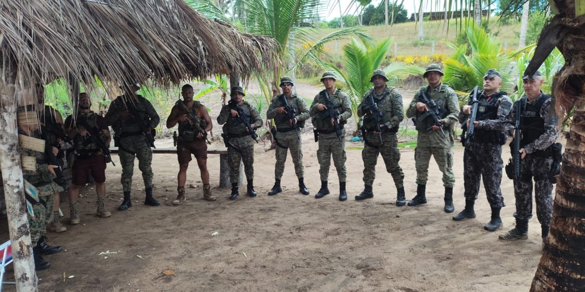 Suspeitos de atirar em turistas gaúchas são detidos e esconderijo de armas é descoberto no sul da Bahia