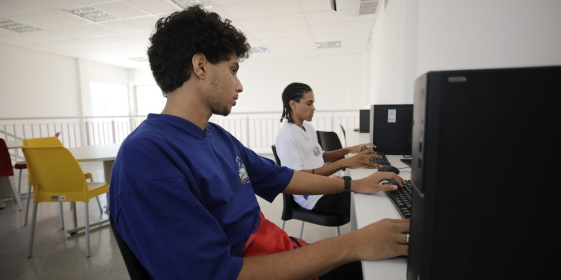 SEC estabelece diretrizes para uso da Inteligência Artificial em sala de aula