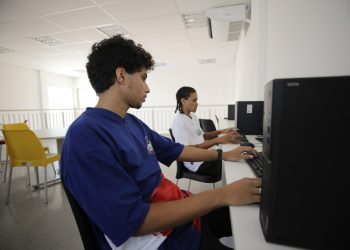 SEC estabelece diretrizes para uso da Inteligência Artificial em sala de aula
