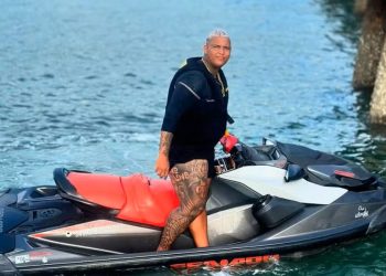 Rifeiro morre e criança fica ferida após ataque a tiros