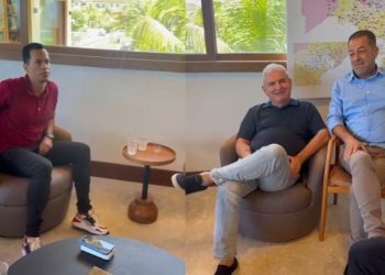 Vereador do PT de Ouriçangas e do PSB de Irará participam de encontro com Ângelo Coronel em meio a articulações políticas