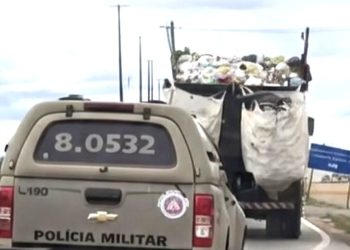 Homem morre após cair de caminhão de lixo no mesmo dia de acidente que matou bióloga no Carnaval de Salvador