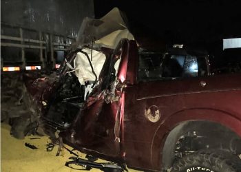 Motorista de Dodge Ram morre após colisão com carreta na BR 242