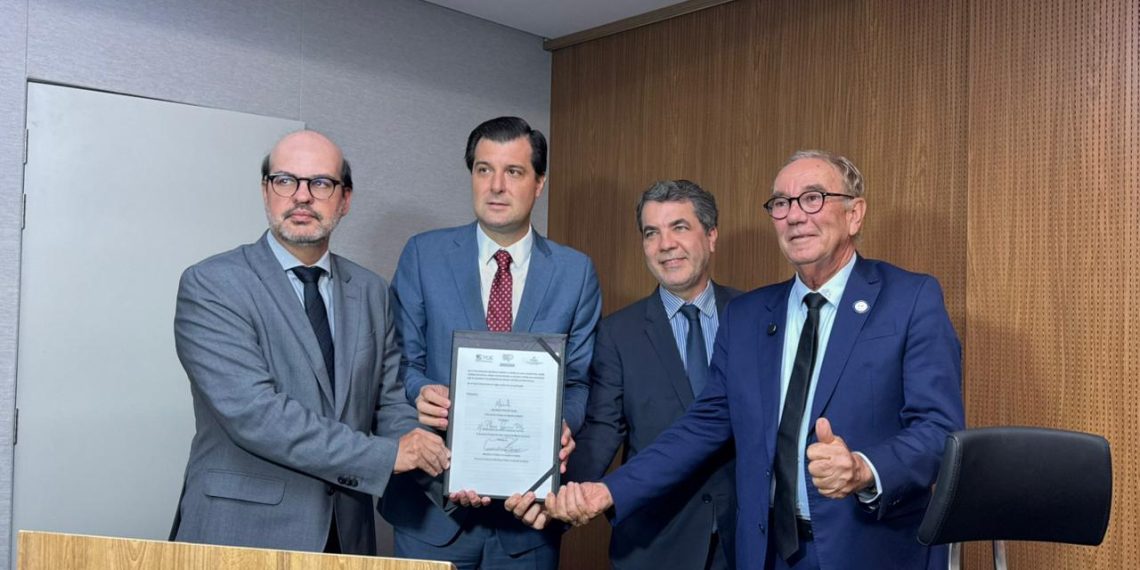 Com apoio da UPB, MPBA, TCM e TCE assinam nota conjunta com orientações para contratações do São João na Bahia