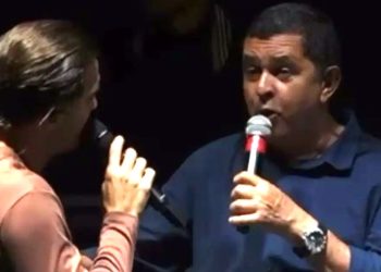 Deputado com sinais de embriaguez sobe ao palco e interrompe show de Tayrone em São Gabriel
