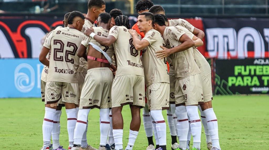 Jacuipense domina o Vitória com um jogador a mais, arranca empate no Barradão, mas perde nos pênaltis