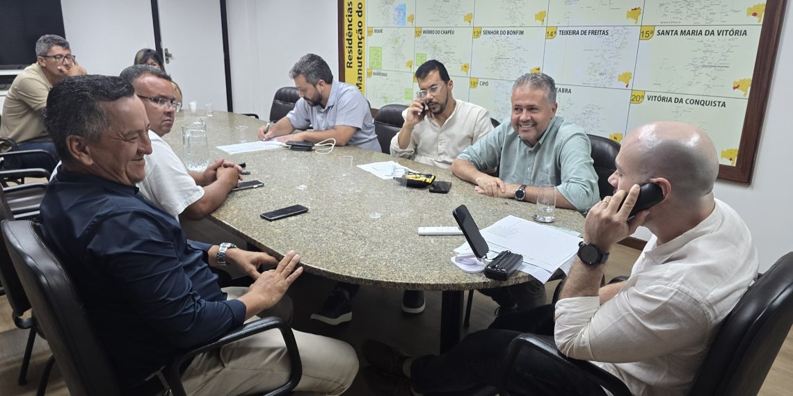 Deputado Alex da Piatã articula melhorias em rodovias e acessos municipais durante reunião com superintendência da SEINFRA