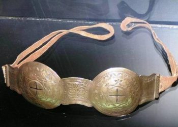 De invenções acidentais a ferramentas de guerra transformadas em utensílios domésticos, exploramos o passado fascinante de itens que você usa sem pensar