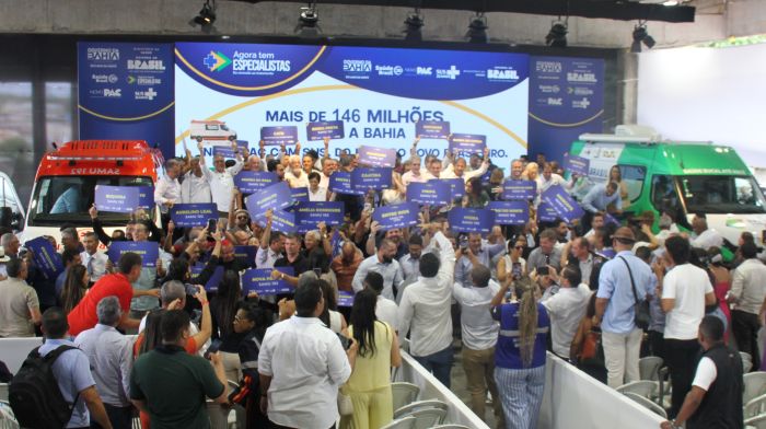 Municípios baianos recebem quase 100 ambulâncias do SAMU e Programa Brasil Sorridente