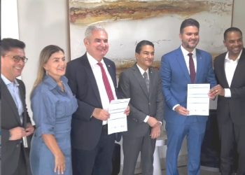 Mistério chega ao fim: Angelo Coronel se filia ao Republicanos e oficializa novo rumo político