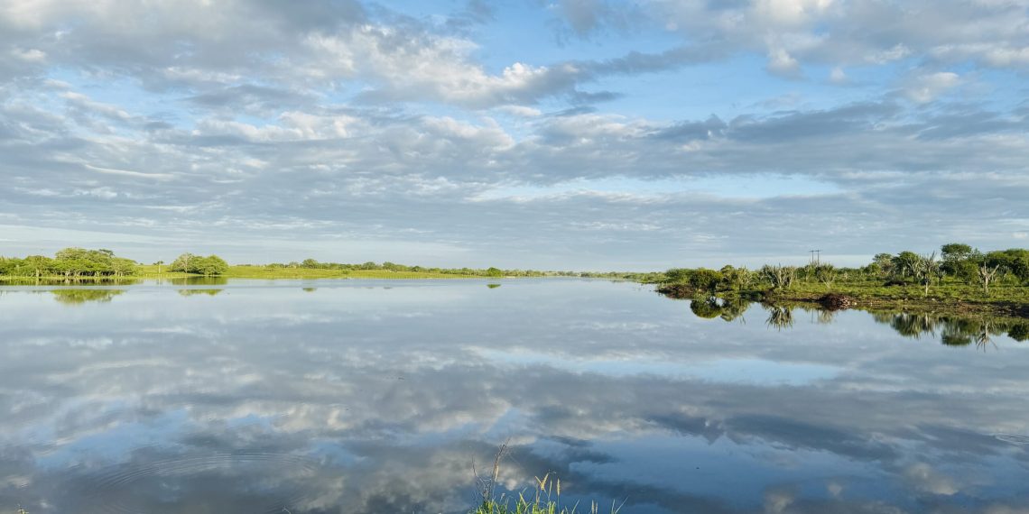 Chuvas elevam nível do Rio Jacuípe e Defesa Civil emite alerta