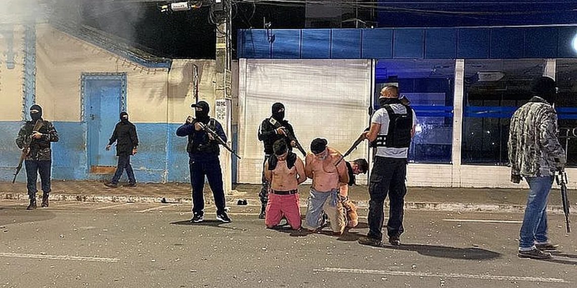 16º BPM realiza simulado de ataque a banco na noite desta segunda em Serrinha