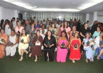 Câmara de Coité homenageia 18 mulheres com o Troféu Idalice Mascarenhas em sessão especial pelo Dia Internacional da Mulher